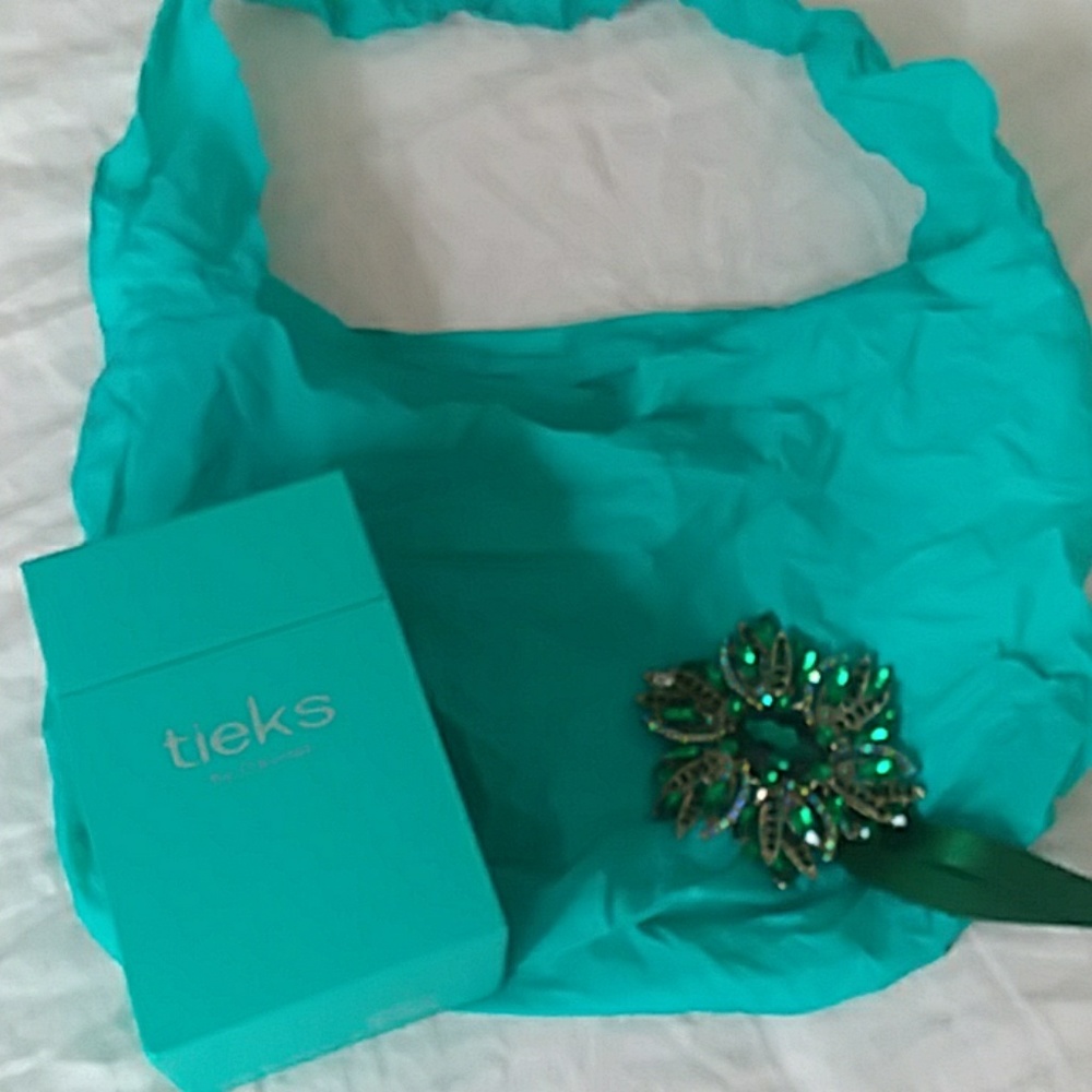 Tieks box, bag and decoration for emerald shoes